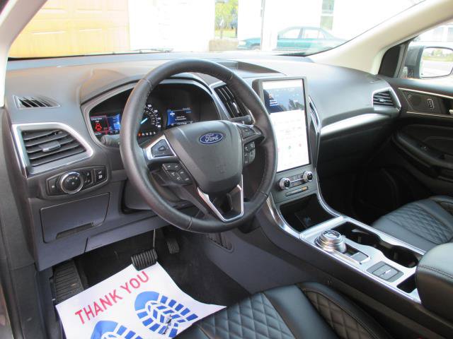 Used 2024 Ford Edge Titanium image 18