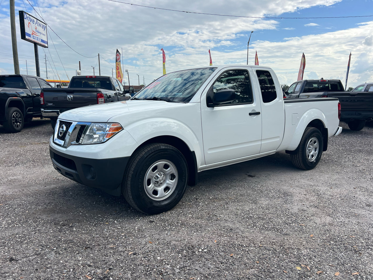 Used 2020 Nissan Frontier S w/ S Utility Package image 7