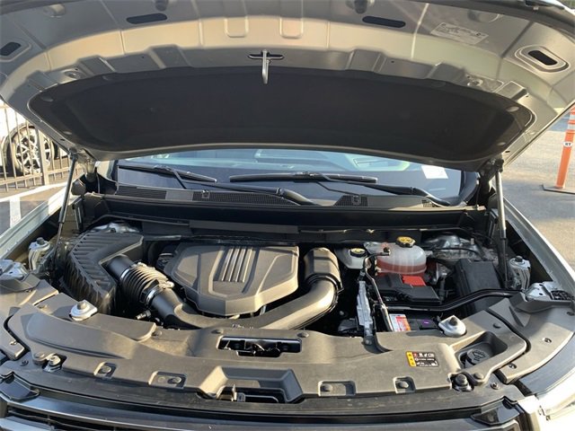 Used 2024 GMC Acadia AT4 w/ Luxury Package image 16