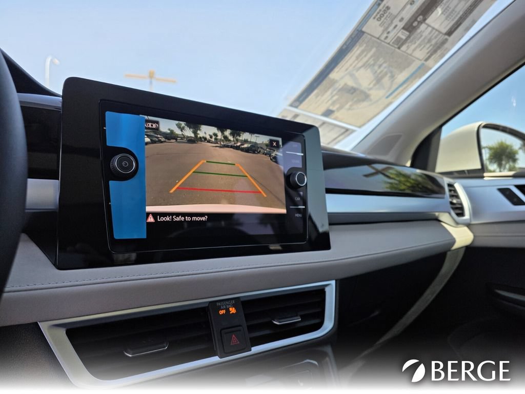 New 2026 Volkswagen Taos SE FWD image 19