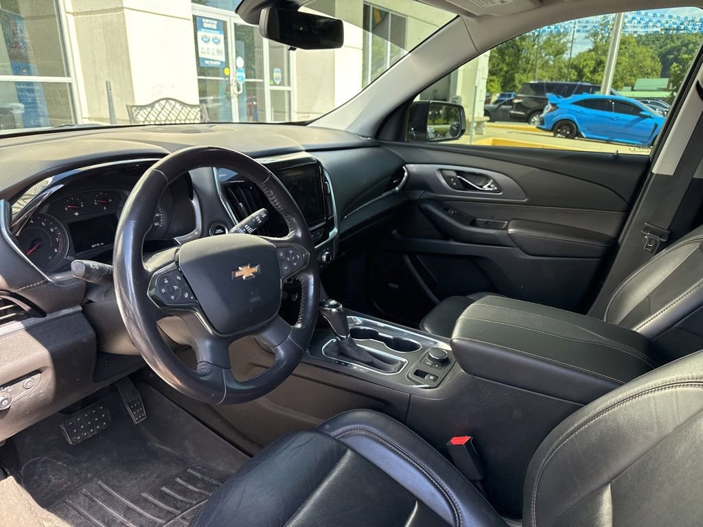 Used 2019 Chevrolet Traverse Premier w/ Redline Edition AWD/4WD image 17