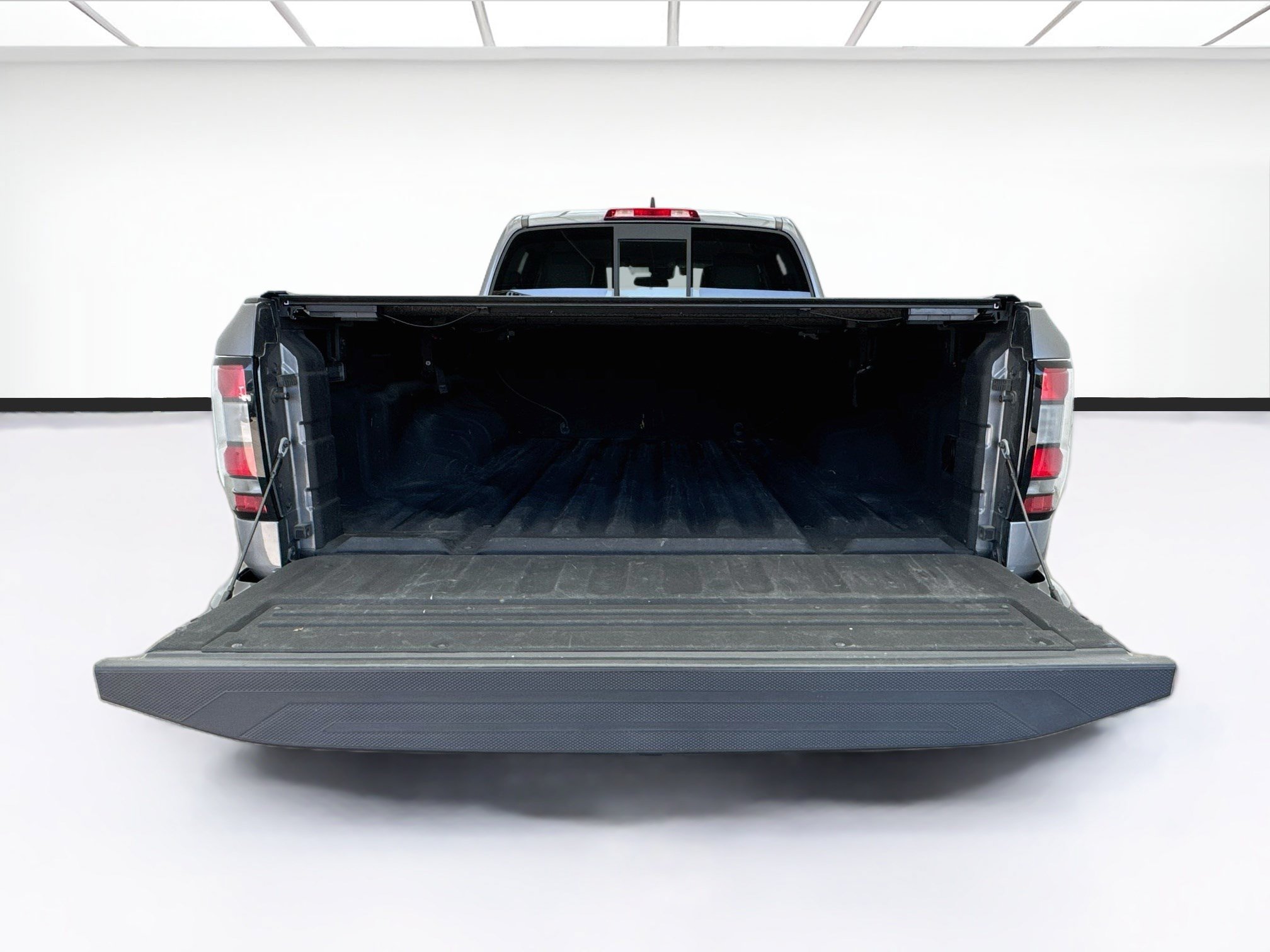 Used 2022 Nissan Frontier SV w/ Technology Package RWD image 17