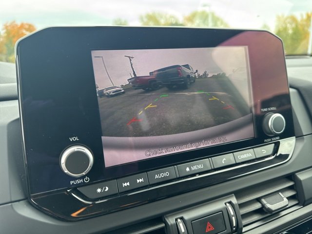 Used 2023 Nissan Pathfinder S image 14