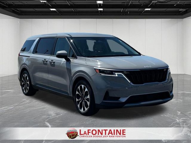 Used 2024 Kia Carnival EX image 7