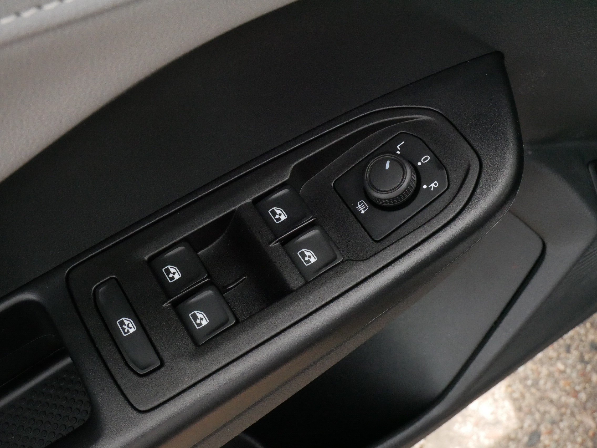 Certified 2023 Volkswagen Taos SEL AWD/4WD image 19