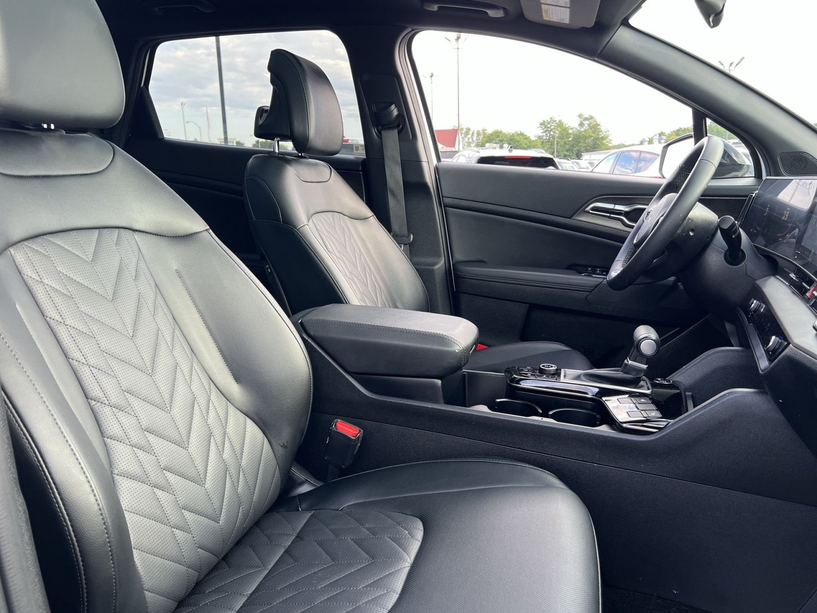 Used 2025 Kia Sportage X-Line w/ Premium Package AWD/4WD image 27