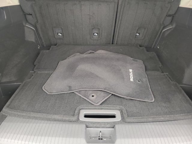 Certified 2025 Nissan Rogue SL FWD image 9