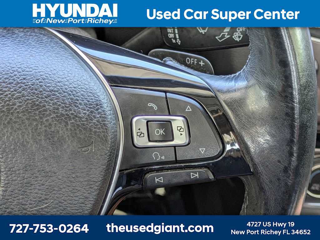 Used 2017 Volkswagen Golf Alltrack SE AWD/4WD image 32