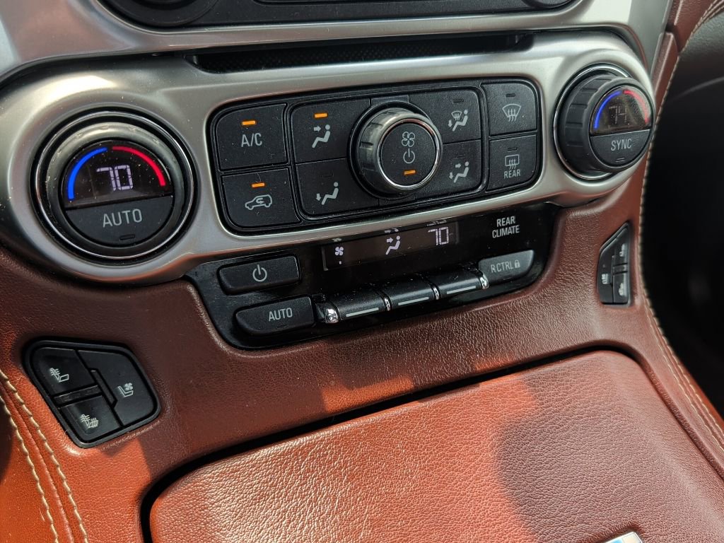 Used 2019 Chevrolet Suburban Premier AWD/4WD image 24