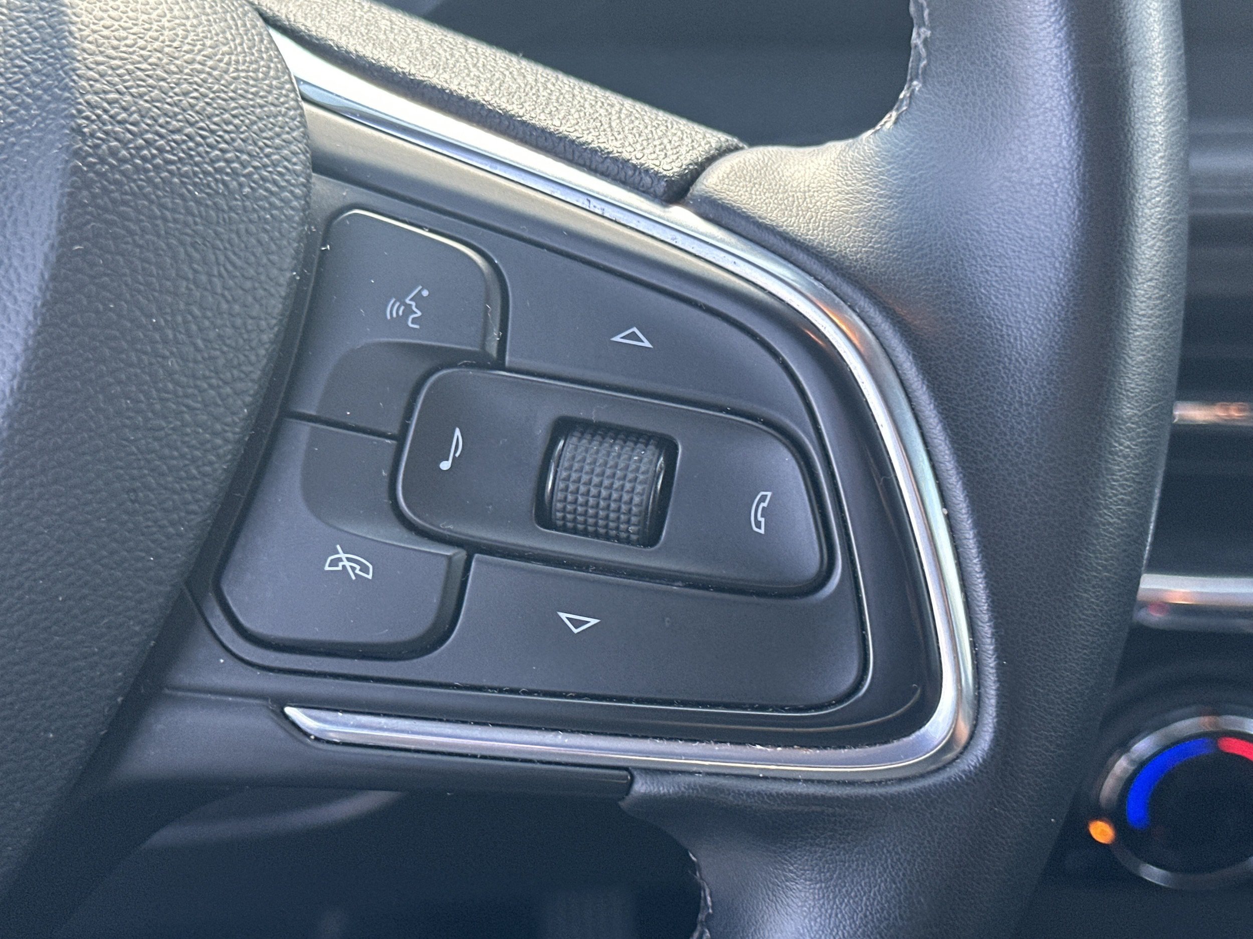 Used 2024 Buick Encore GX Sport Touring AWD/4WD image 25