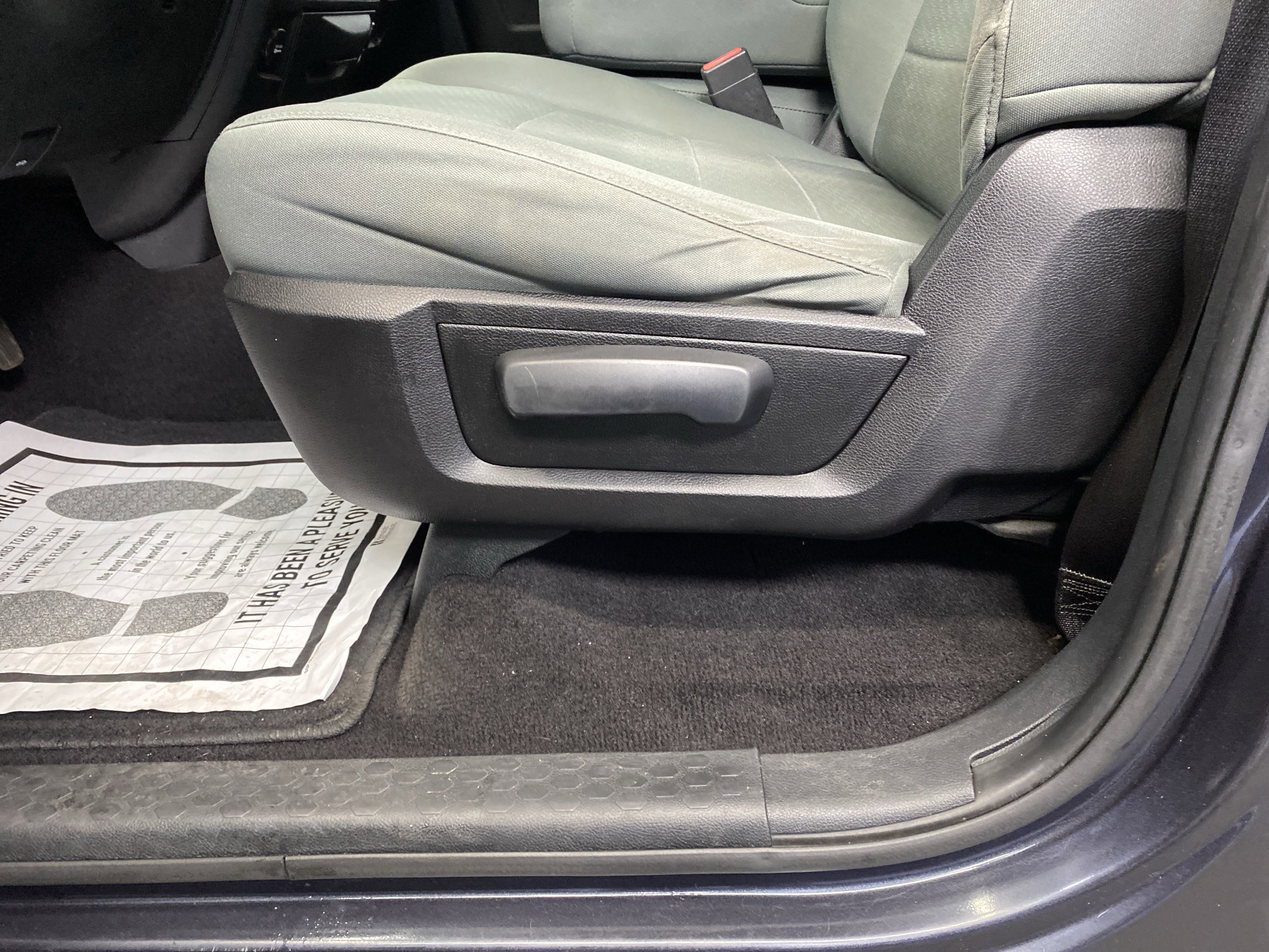 Used 2014 RAM 1500 Express image 13