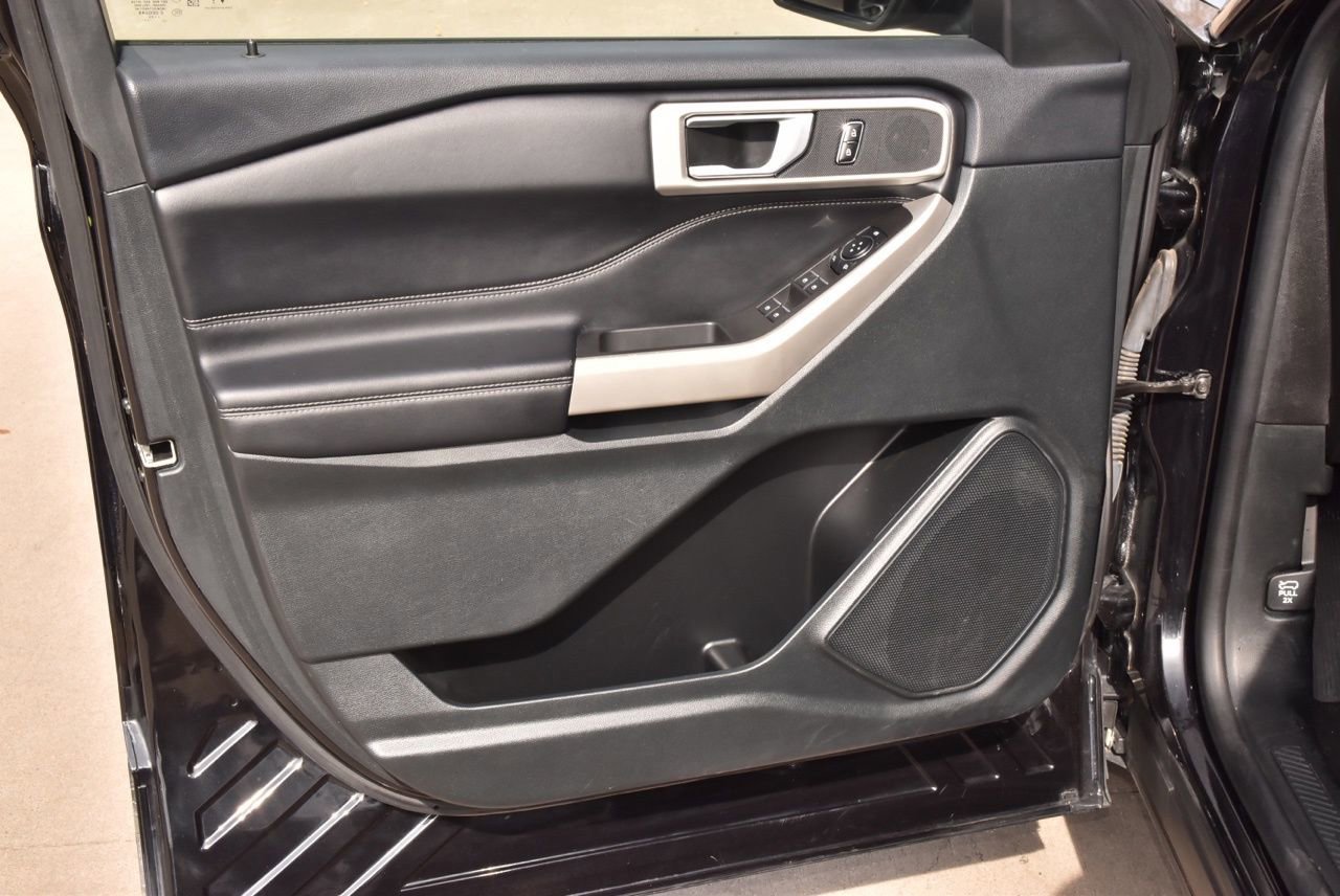 Used 2023 Ford Explorer XLT w/ Equipment Group 202A image 34