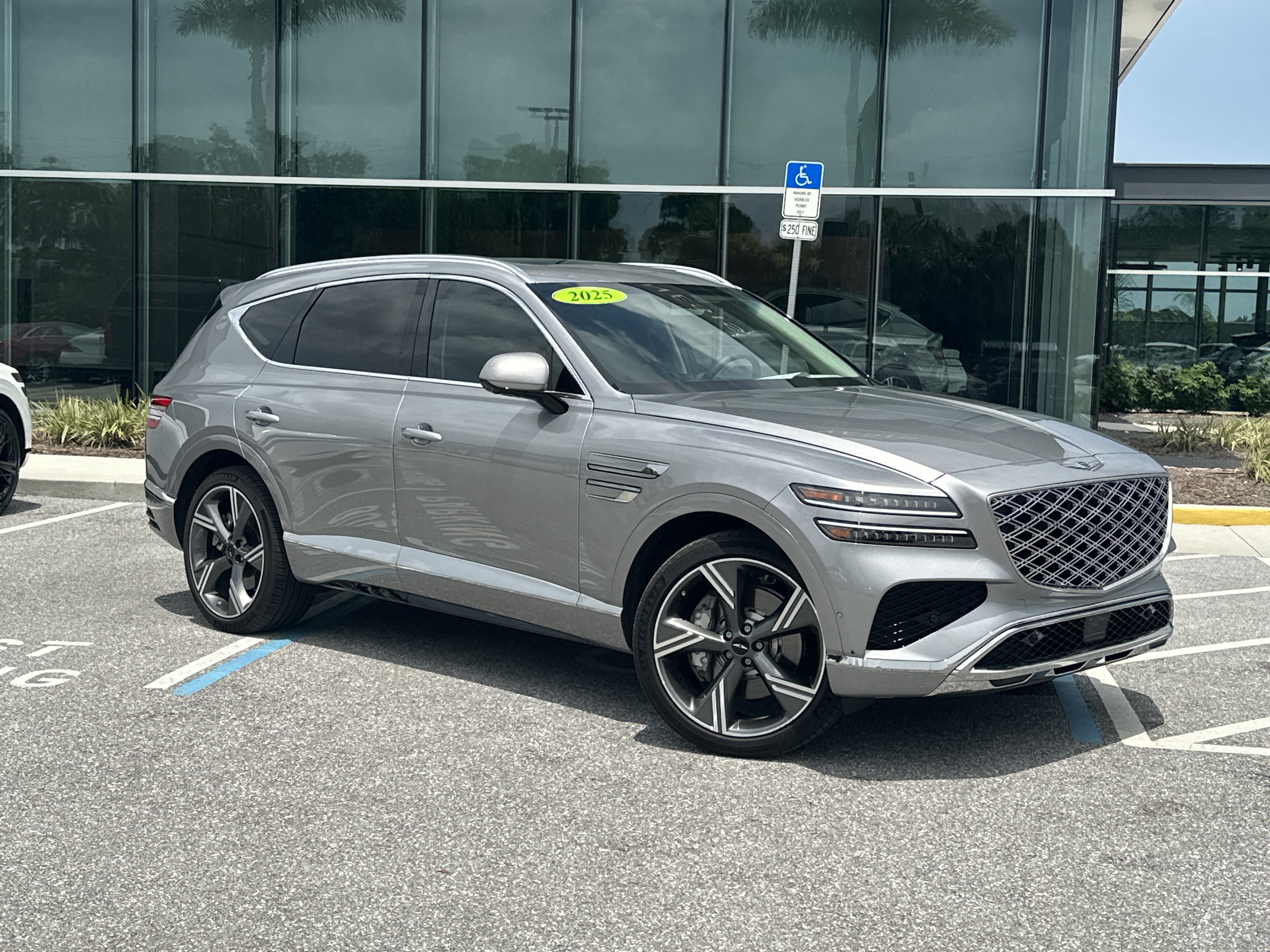 Certified 2025 Genesis GV80 3.5T Prestige AWD/4WD image 2