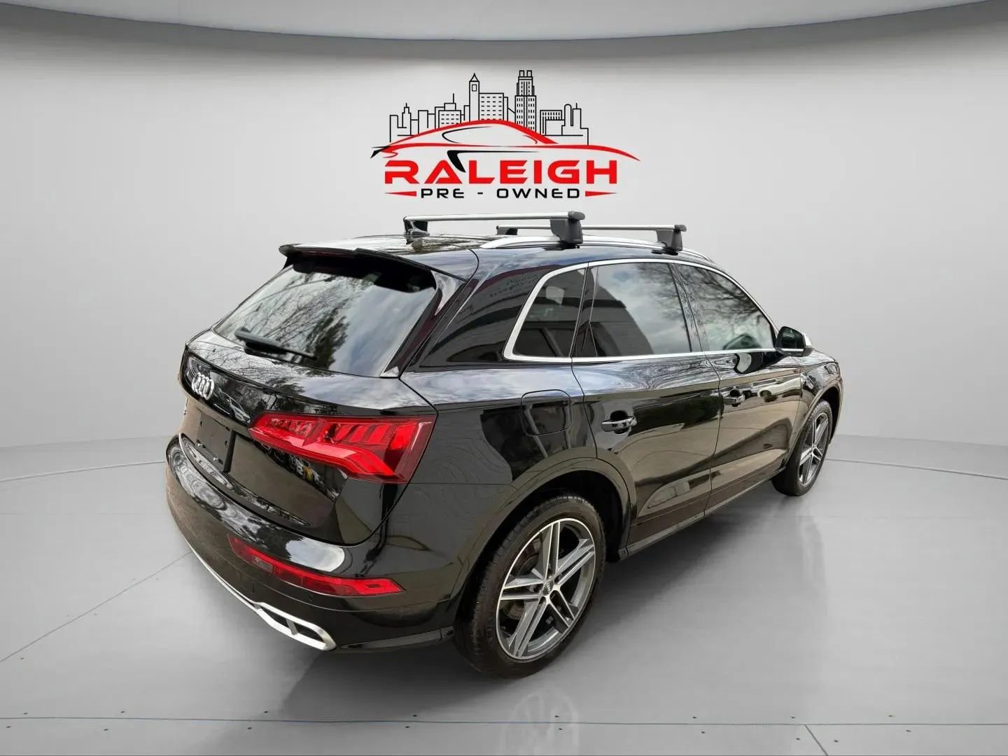 Used 2018 Audi SQ5 Premium Plus w/ Navigation Package image 5