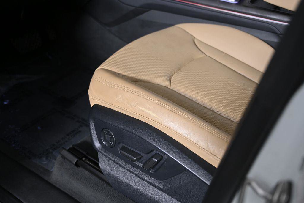 Used 2023 Audi Q8 Premium Plus image 23