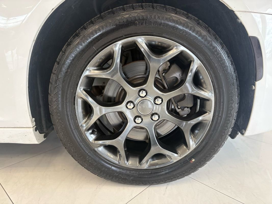 Used 2018 Chrysler 300 S w/ Safetytec Plus Group AWD/4WD image 40
