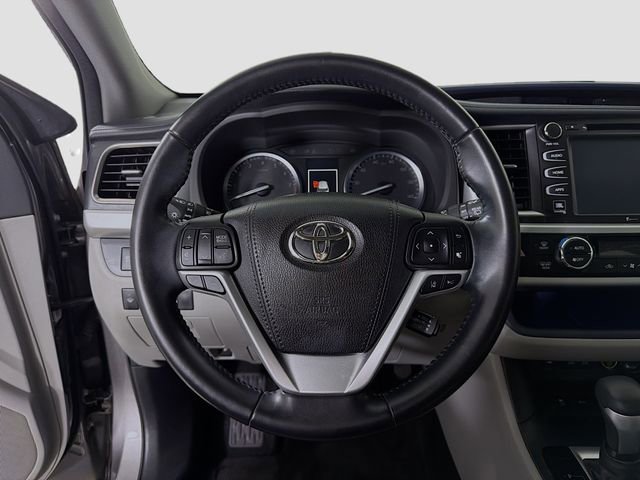 Used 2017 Toyota Highlander Limited image 12