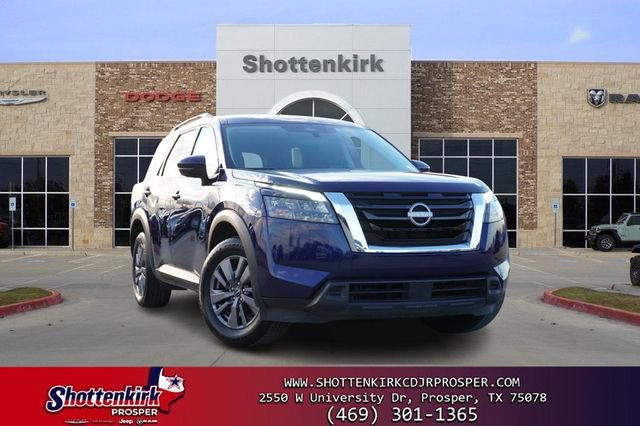 Used 2024 Nissan Pathfinder SV