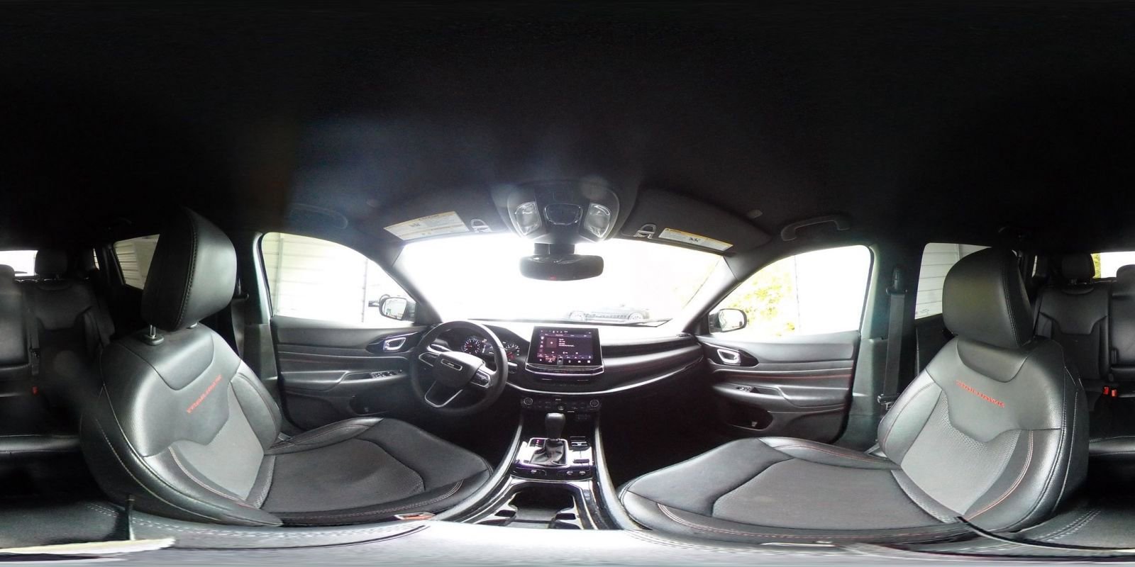 Used 2025 Jeep Compass Trailhawk image 38