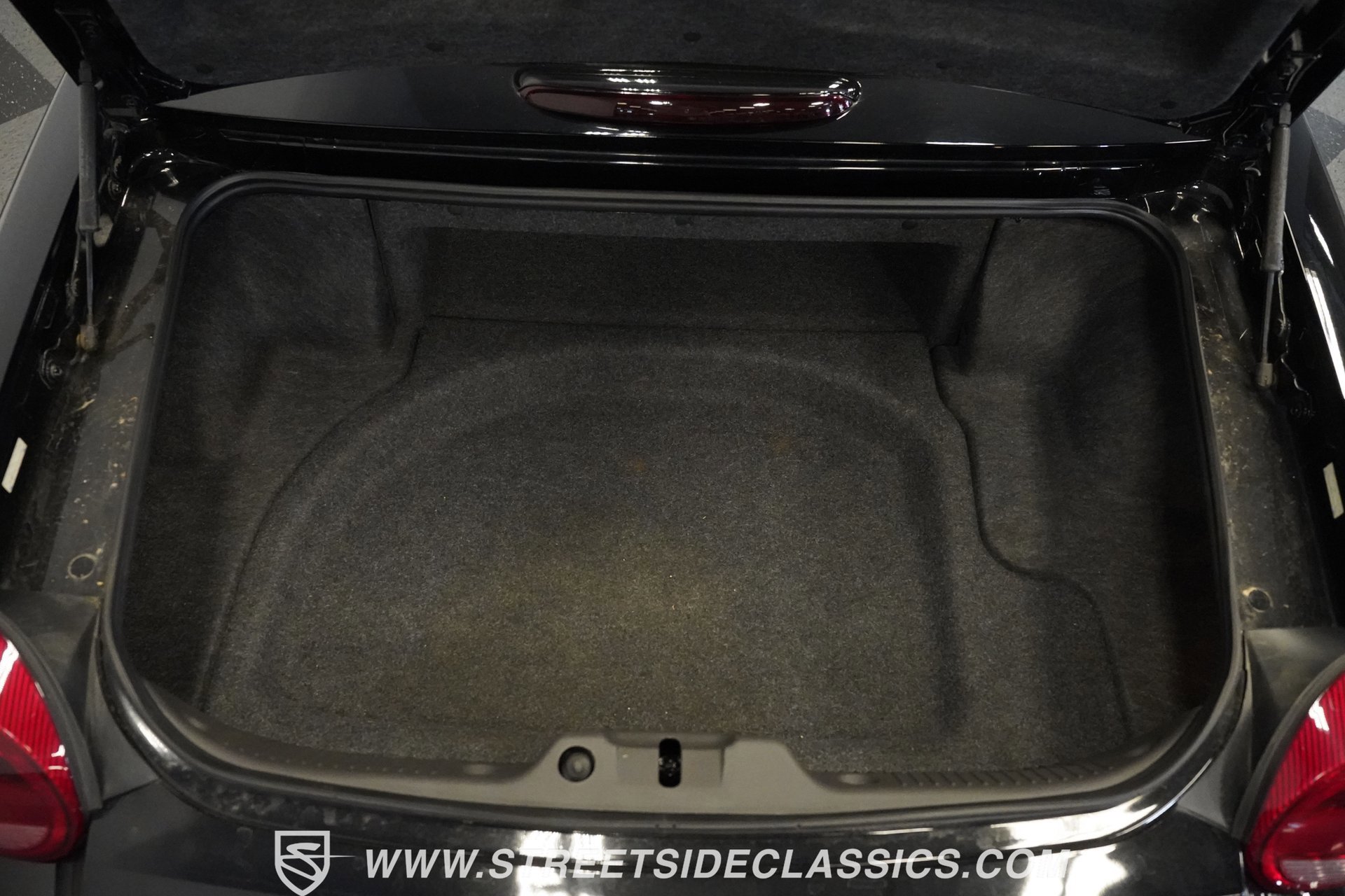 Used 2002 Ford Thunderbird image 23