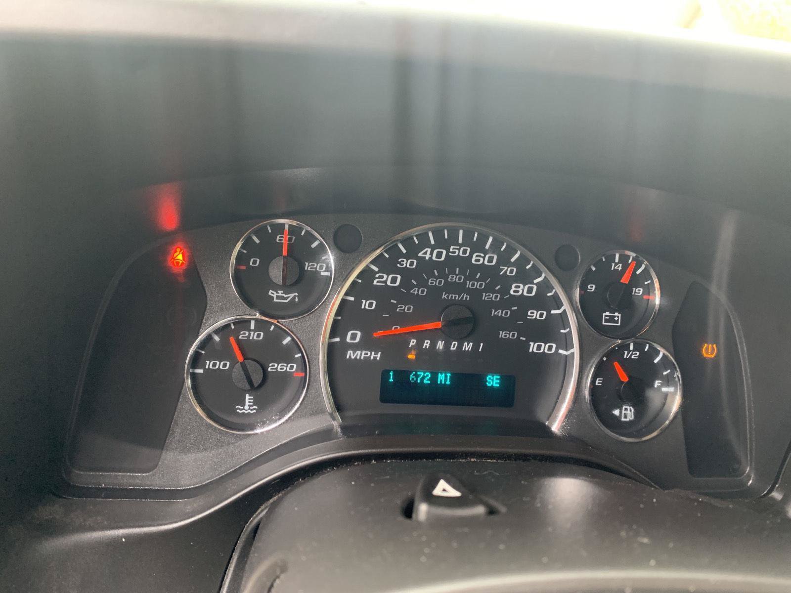 Used 2021 Chevrolet Express 3500 w/ Driver Convenience Package RWD image 14