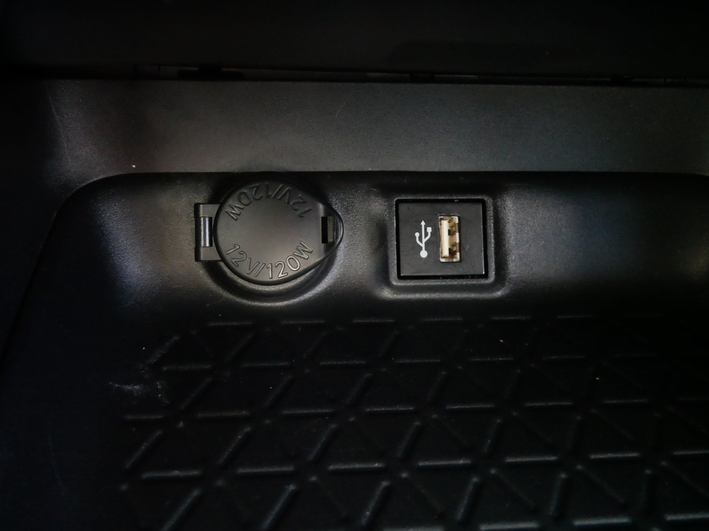 Certified 2025 Toyota RAV4 XLE AWD/4WD image 28