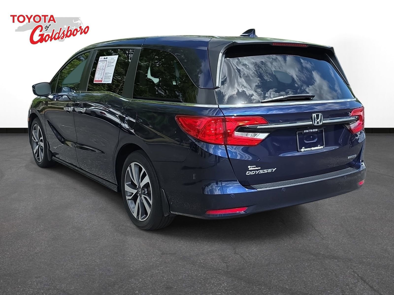 Used 2023 Honda Odyssey Touring image 7