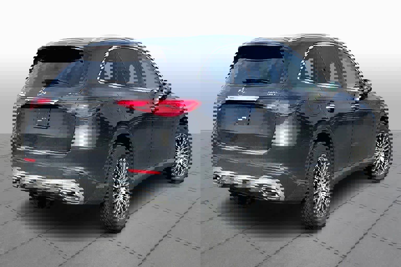 Used 2024 Mercedes-Benz GLC 300 4MATIC image 12