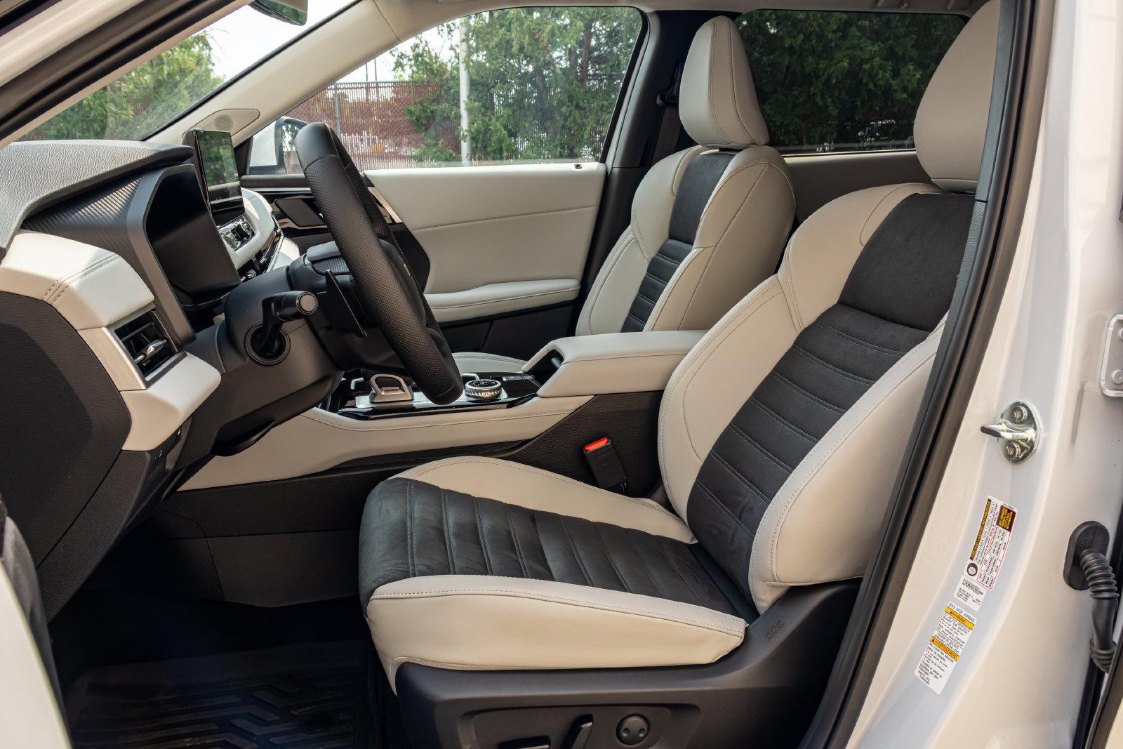 New 2026 Mitsubishi Outlander SE AWD/4WD image 14