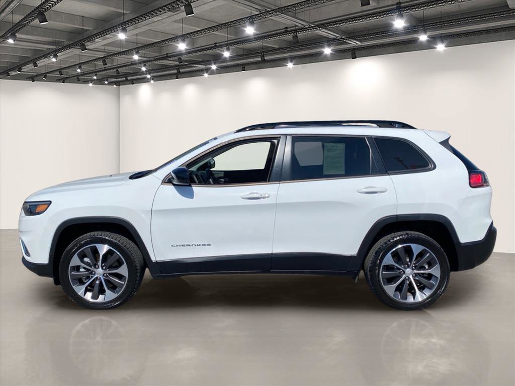 Used 2022 Jeep Cherokee Limited w/ Elite Package AWD/4WD image 4