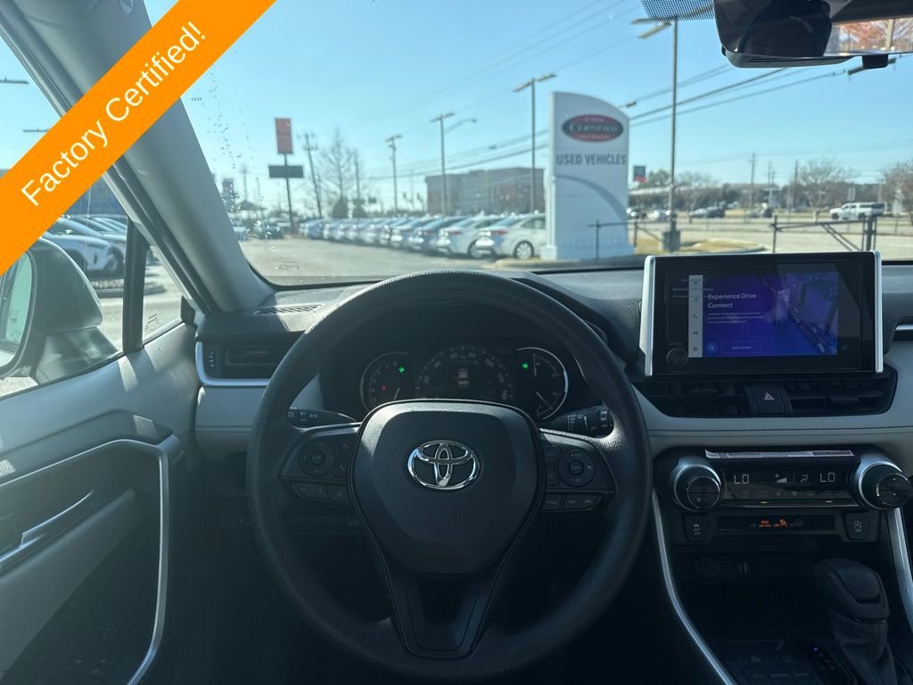 Used 2025 Toyota RAV4 XLE image 23