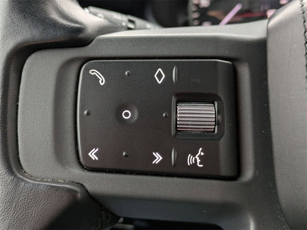 Used 2023 Land Rover Defender 130 X-Dynamic SE image 23