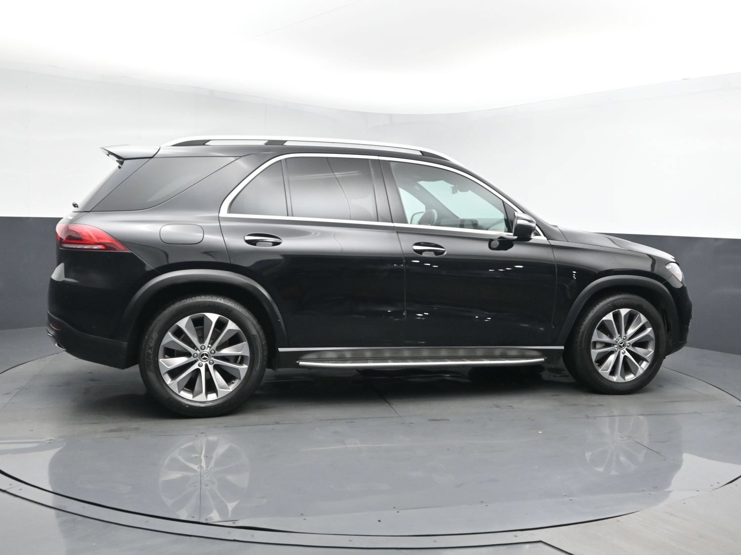 Used 2021 Mercedes-Benz GLE 350 4MATIC image 3