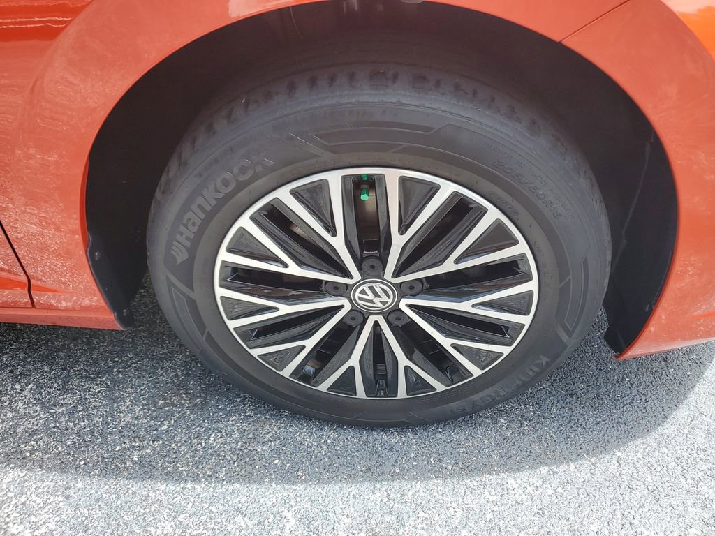 Used 2020 Volkswagen Jetta SE w/ SE Cold Weather Package image 6