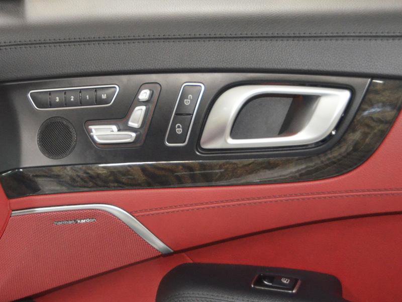 Used 2016 Mercedes-Benz SL 550 550 w/ Driver Assistance Package image 24