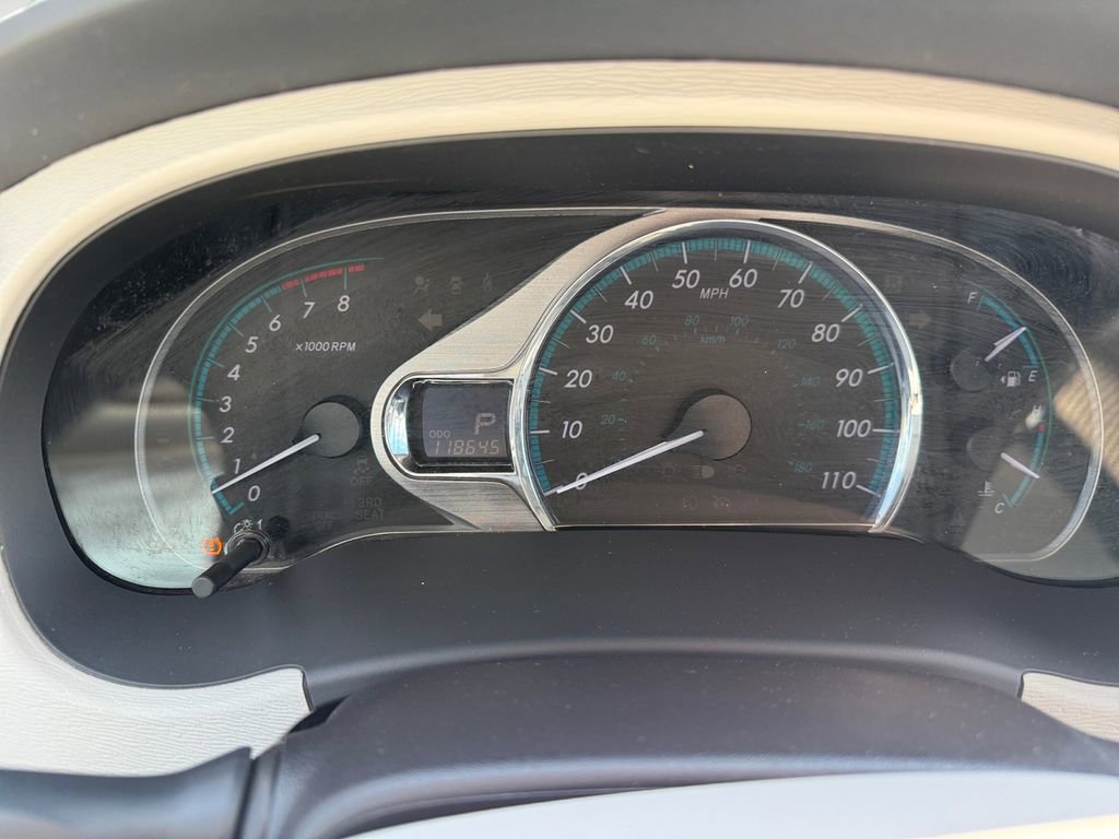 Used 2014 Toyota Sienna XLE w/ Entertainment Package image 19