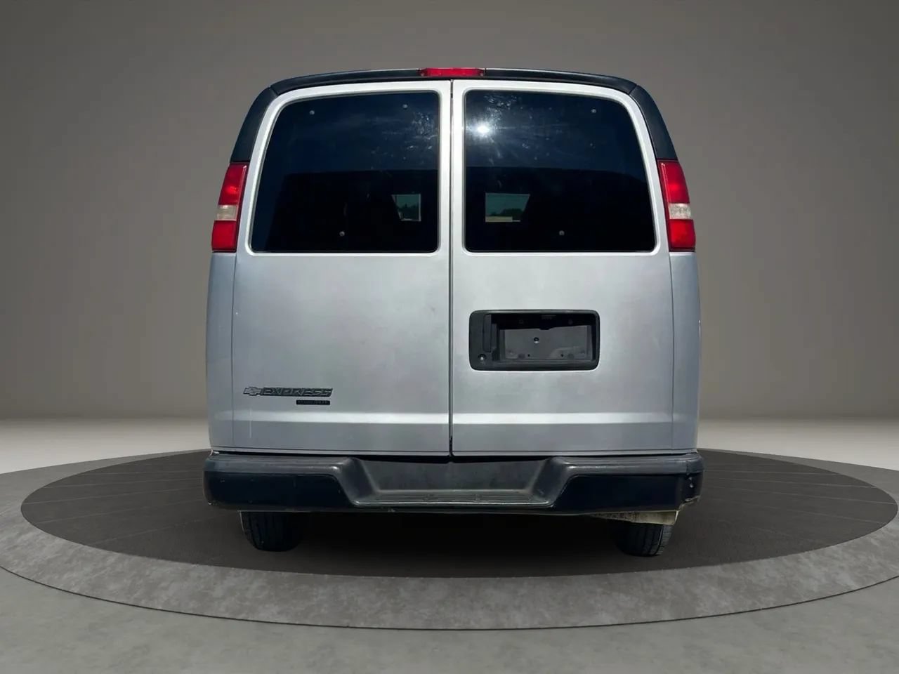 Used 2016 Chevrolet Express 2500 LS RWD image 7
