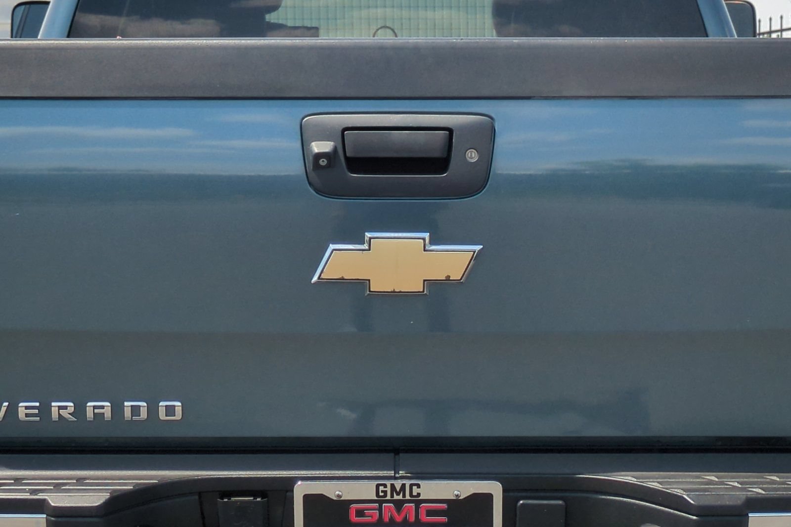 Used 2011 Chevrolet Silverado 2500 LTZ w/ LTZ Plus Package AWD/4WD image 45