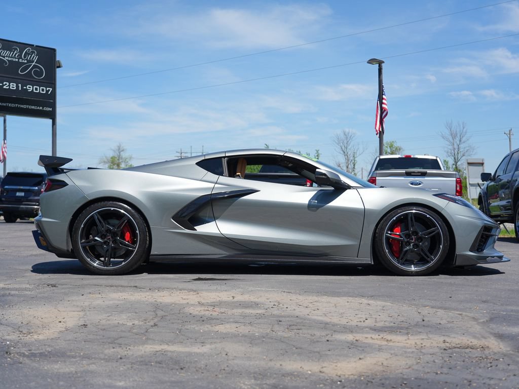 Used 2022 Chevrolet Corvette Stingray Preferred Cpe w/ Z51 Performance Package RWD image 3