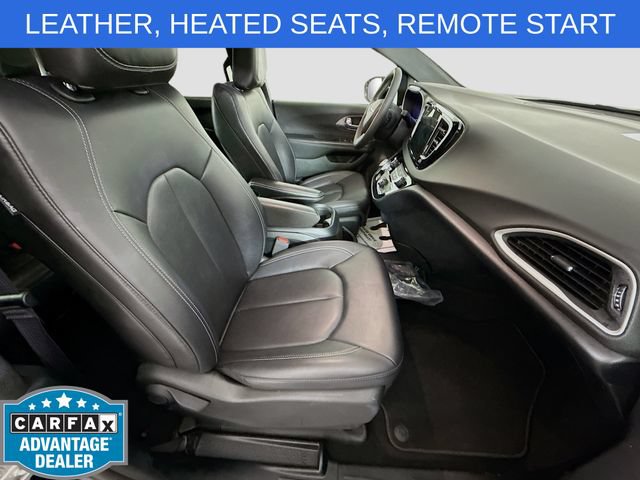 Used 2025 Chrysler Pacifica Select FWD image 27