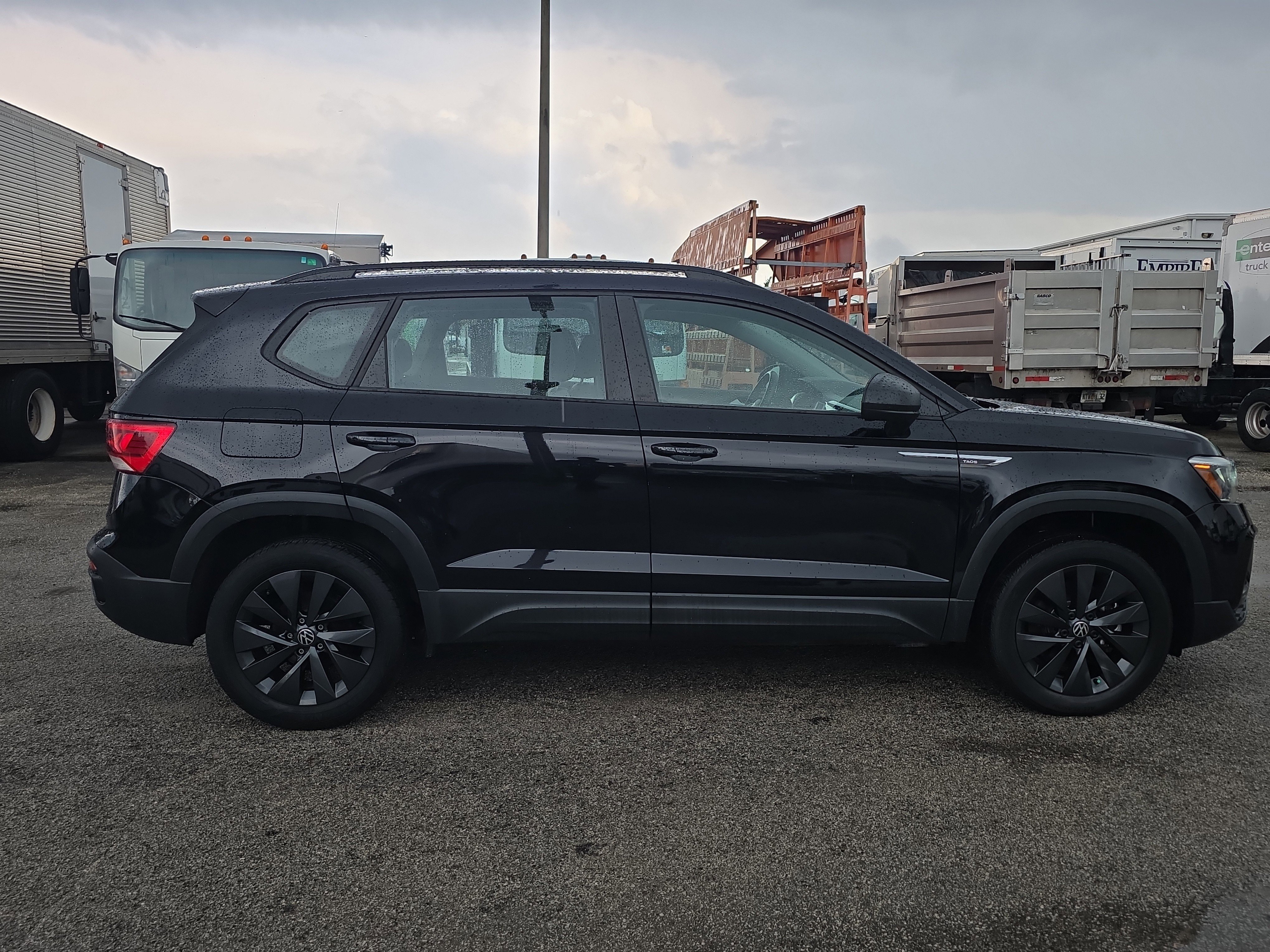 Used 2024 Volkswagen Taos S FWD image 8