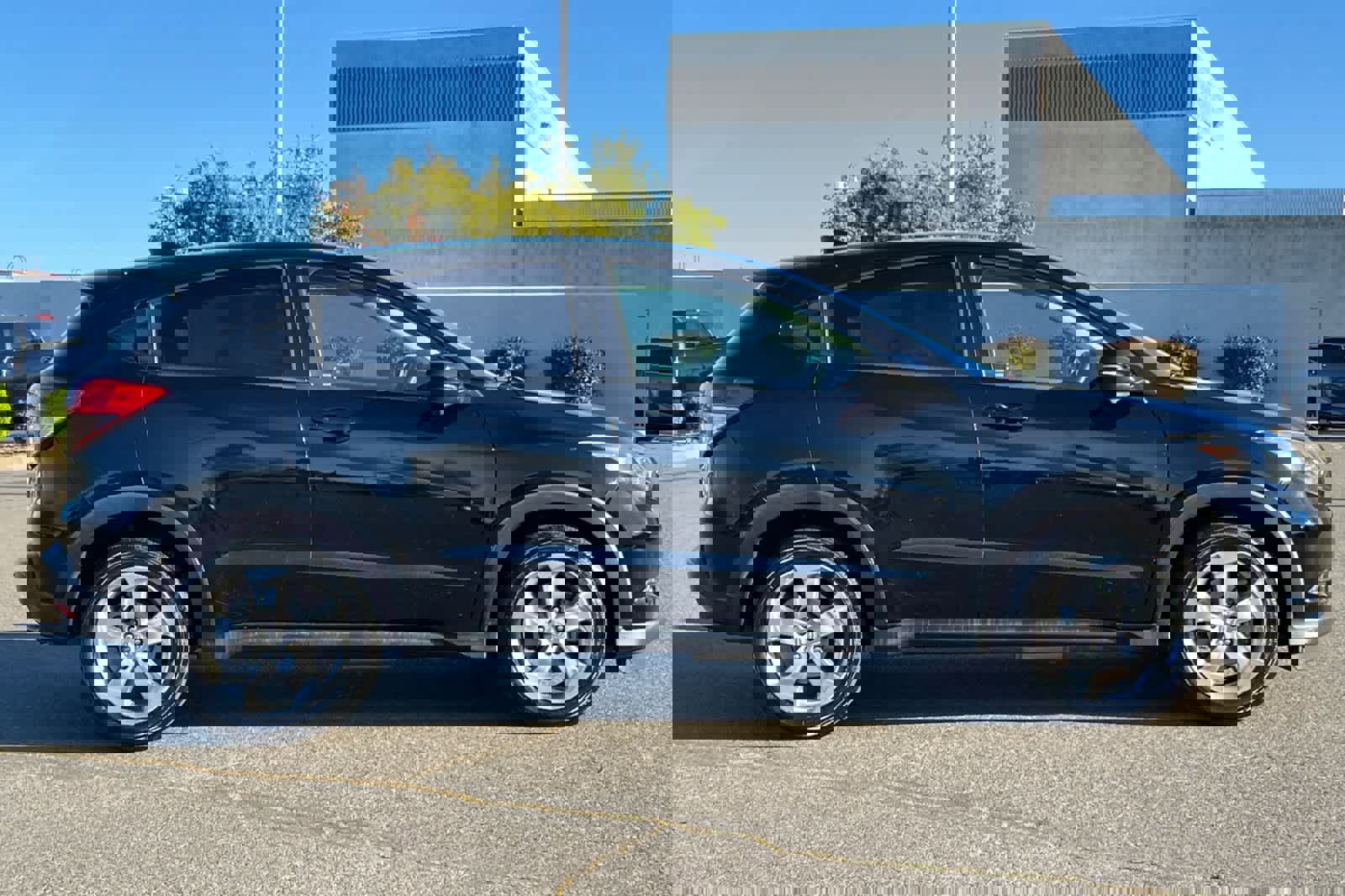 Used 2017 Honda HR-V EX image 6