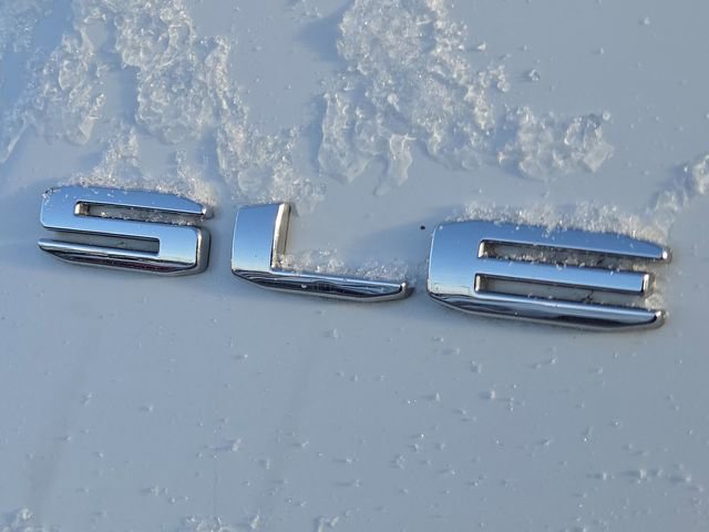 Used 2020 GMC Acadia SLE w/ Driver Convenience Package image 5