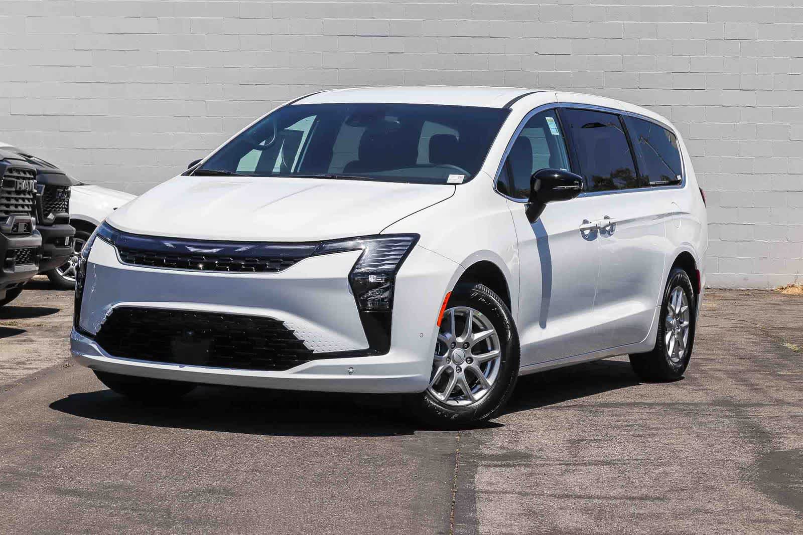 New 2027 Chrysler Pacifica Select FWD image 1