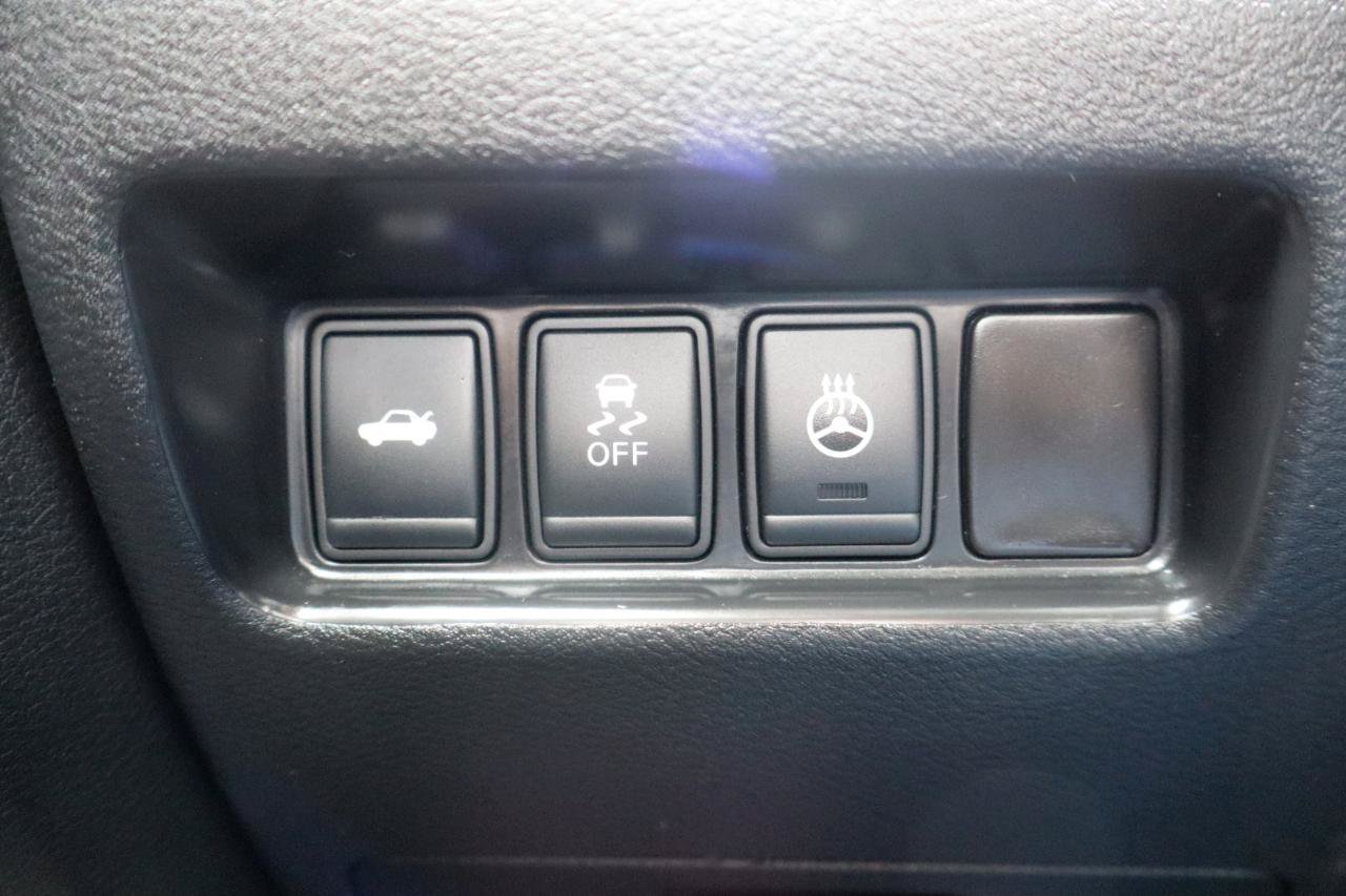Used 2016 Nissan Maxima SR FWD image 28