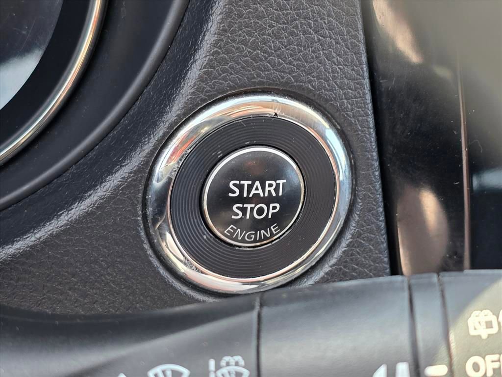 Used 2015 Nissan Rogue SV image 17