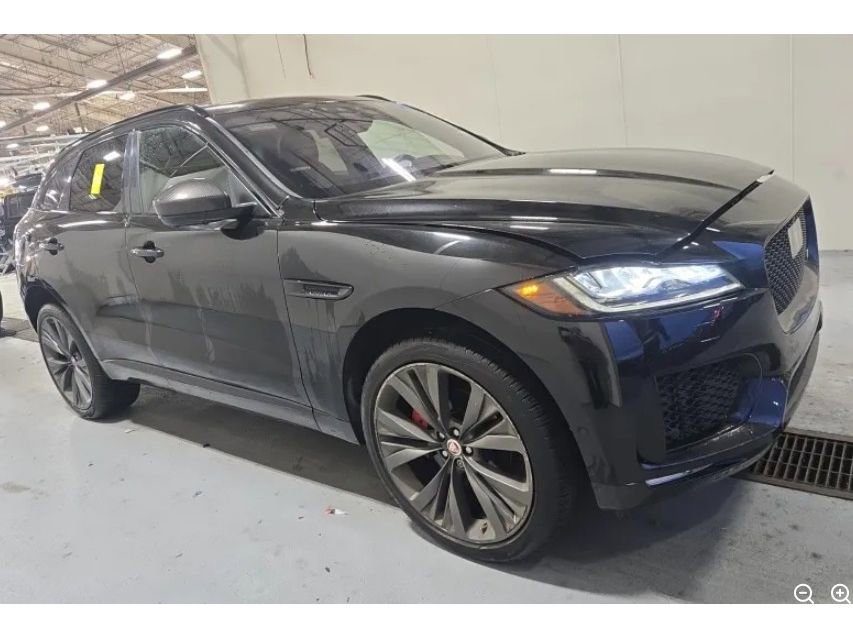 Used 2018 Jaguar F-PACE S image 3