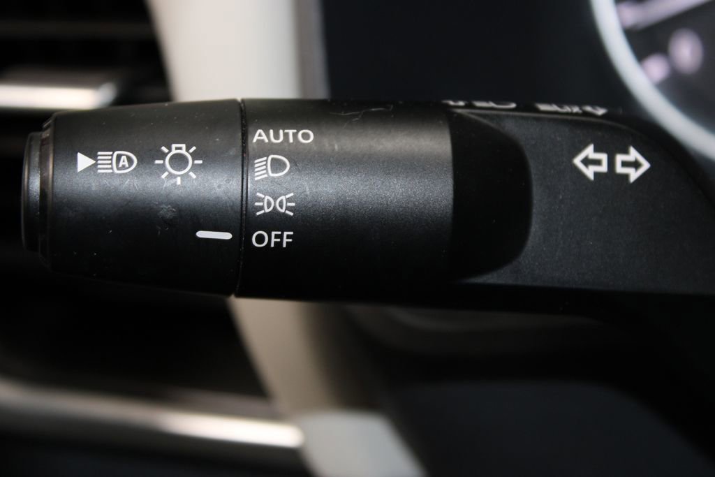 Used 2023 Nissan Rogue SV AWD/4WD image 27