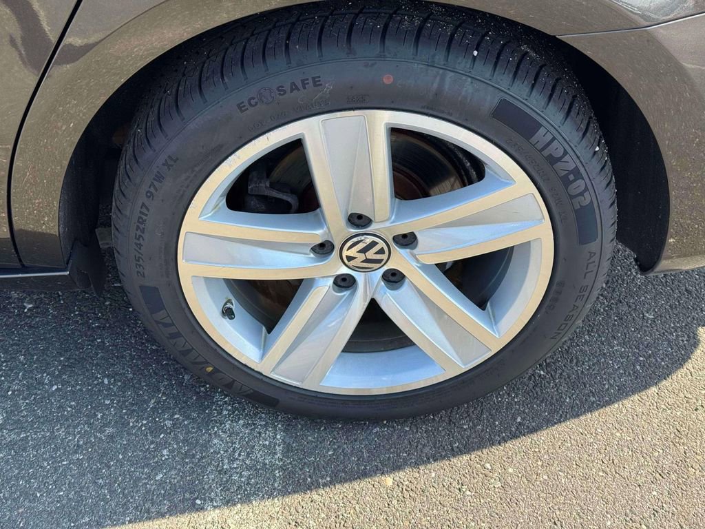 Used 2015 Volkswagen CC Sport image 11