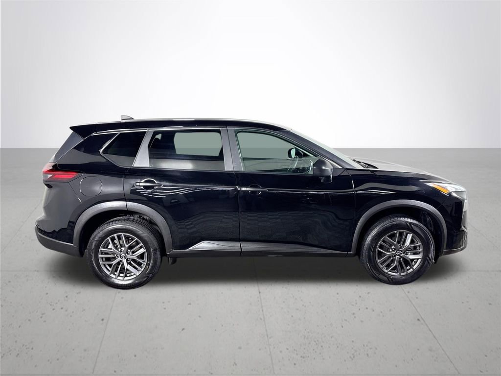 Used 2024 Nissan Rogue S image 5